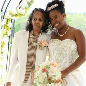 Meet your Posher, Tia